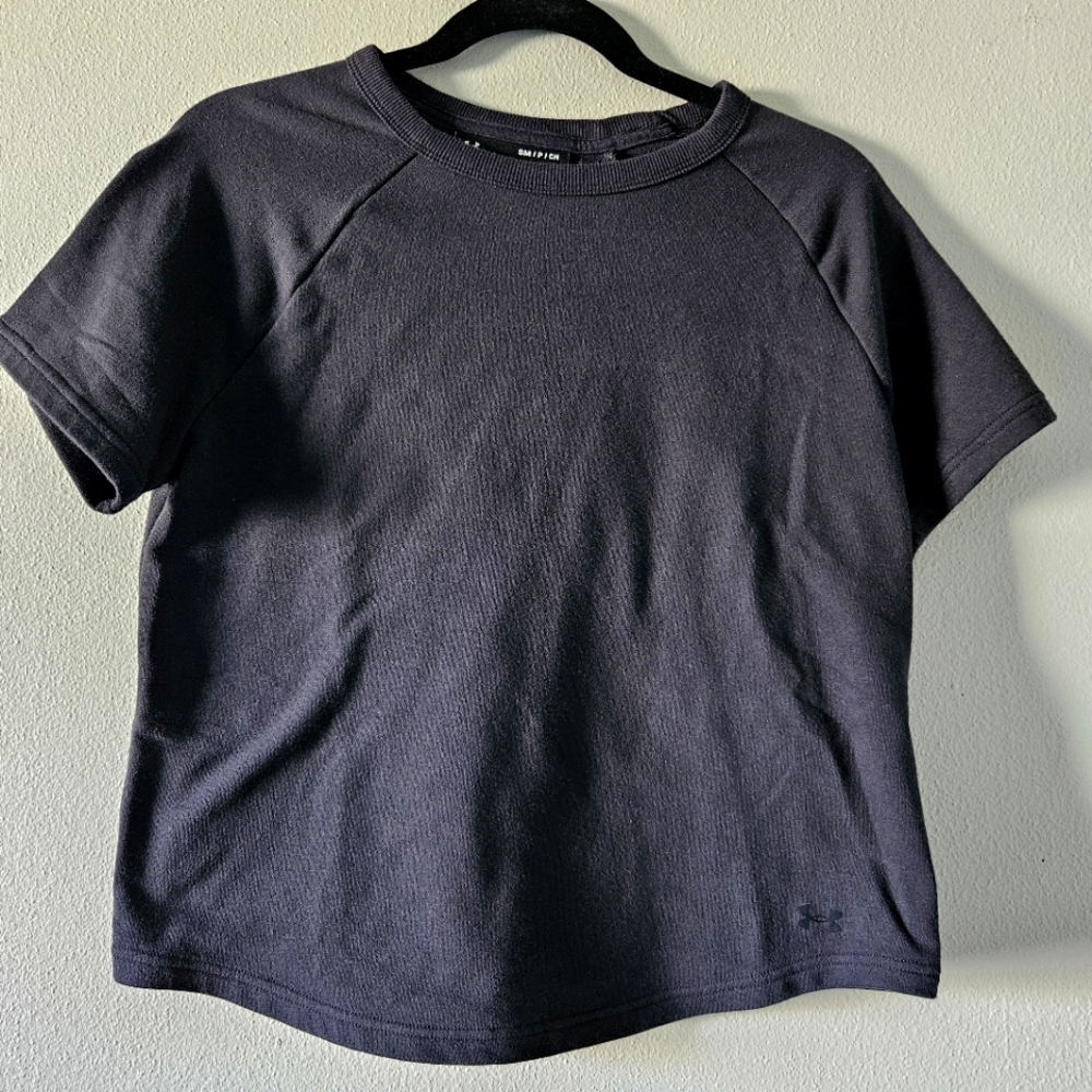 $5 WHEN BUNDLED 🍇 UNDER ARMOUR Open Back Sweater T-Shirt